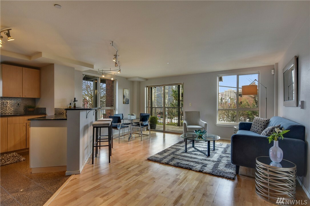 Property Photo:  412 11th Ave 107  WA 98122 