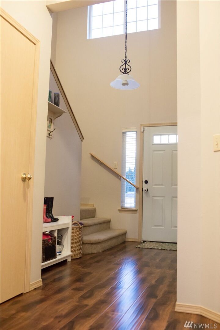 Property Photo:  315 9th St NW  WA 98371
