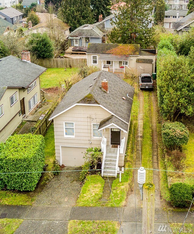 Property Photo:  725 N 97th St  WA 98103 