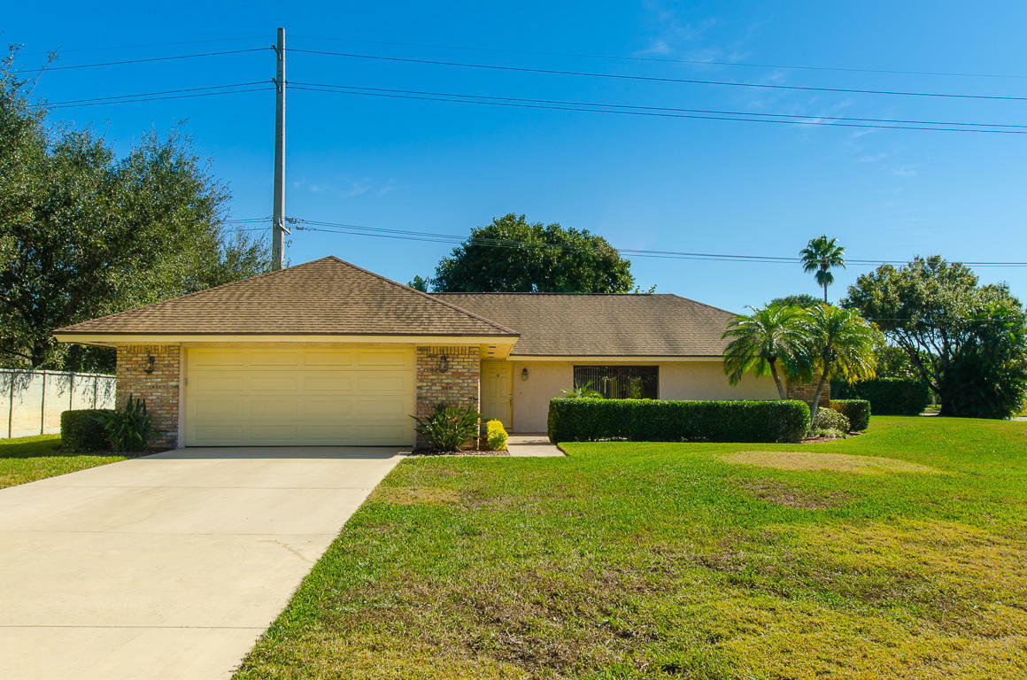 Property Photo:  4505 Hickory Drive  FL 33418 