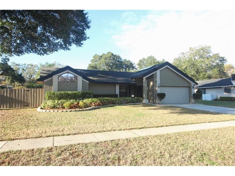 Property Photo:  817 Rosemere Circle  FL 32835 
