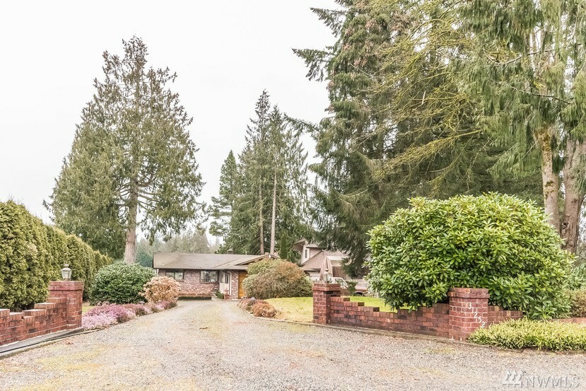 Property Photo: 31252 W Lake Morton Dr SE WA 98042