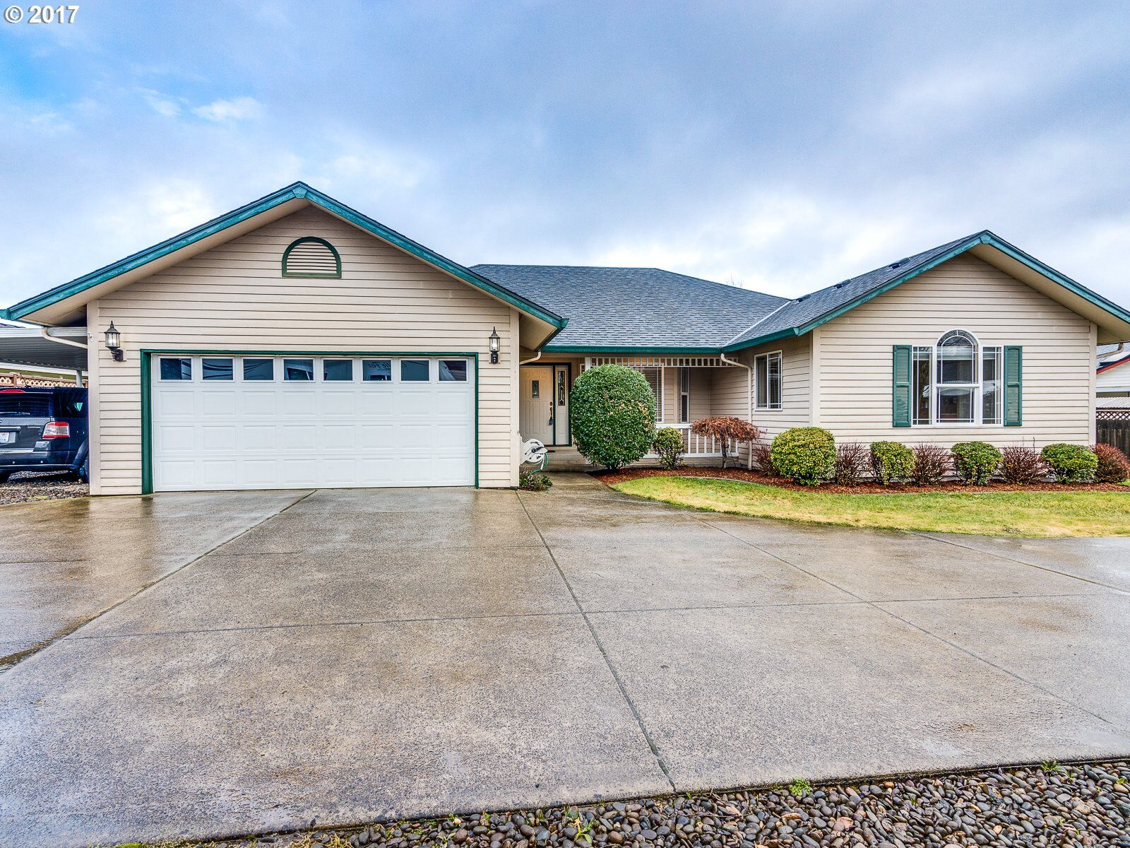 Property Photo: 804 NE 169th Ct WA 98684
