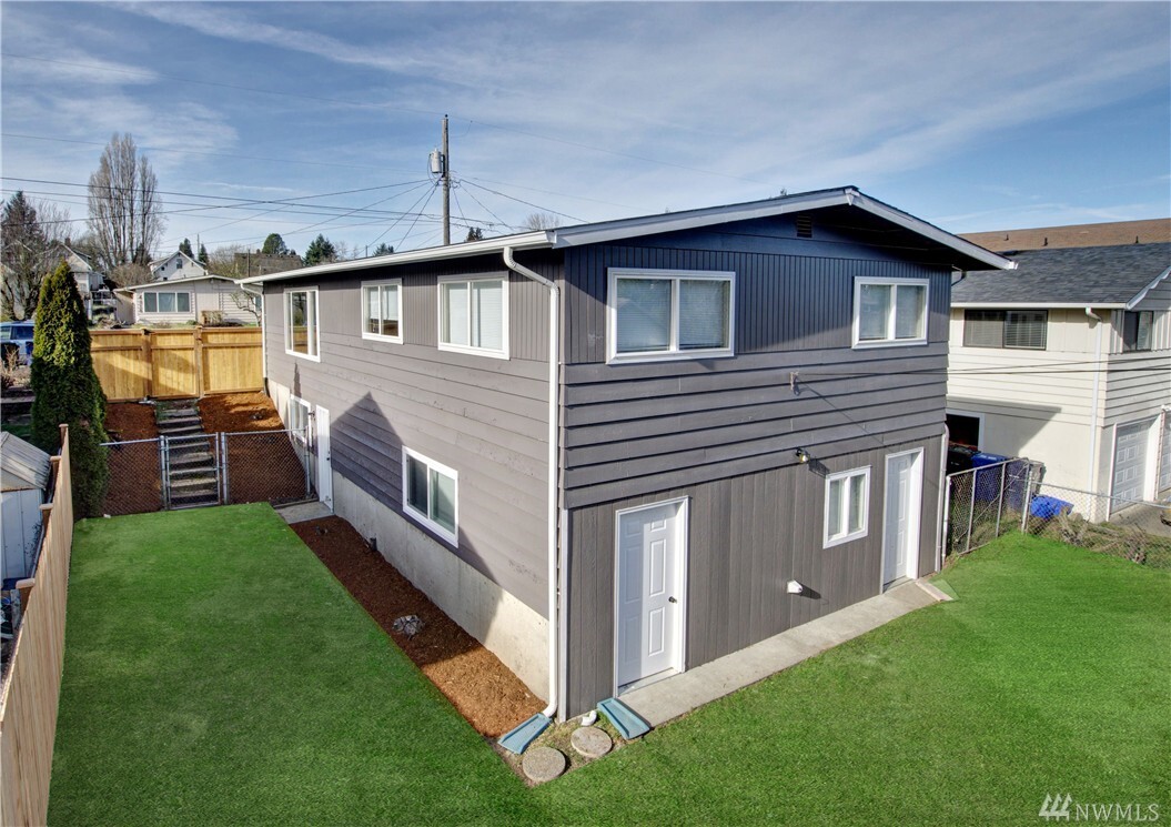Property Photo: 4219 N Ferdinand St WA 98407