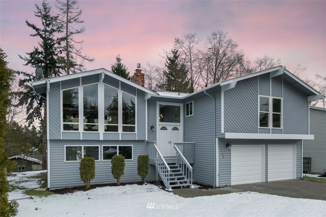 Property Photo:  32100 43rd Place SW  WA 98023 