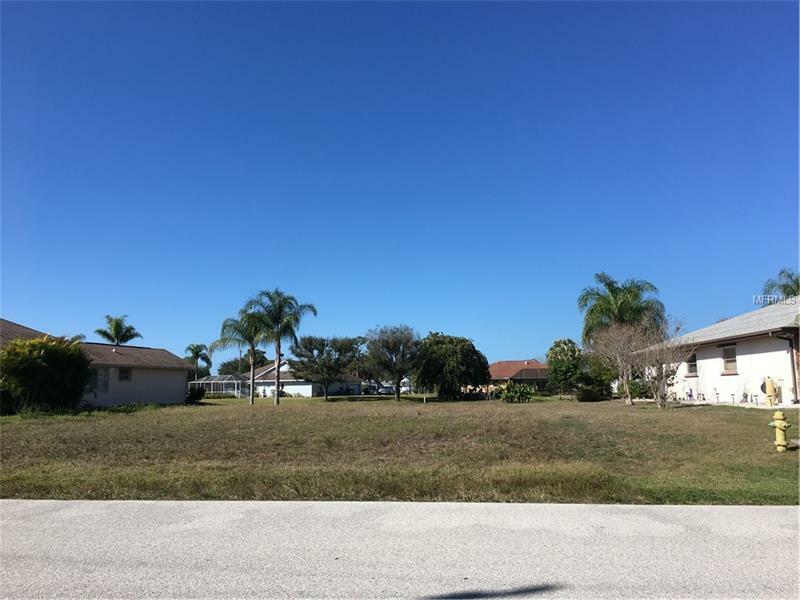 Property Photo:  164 Mark Twain Lane  FL 33947 