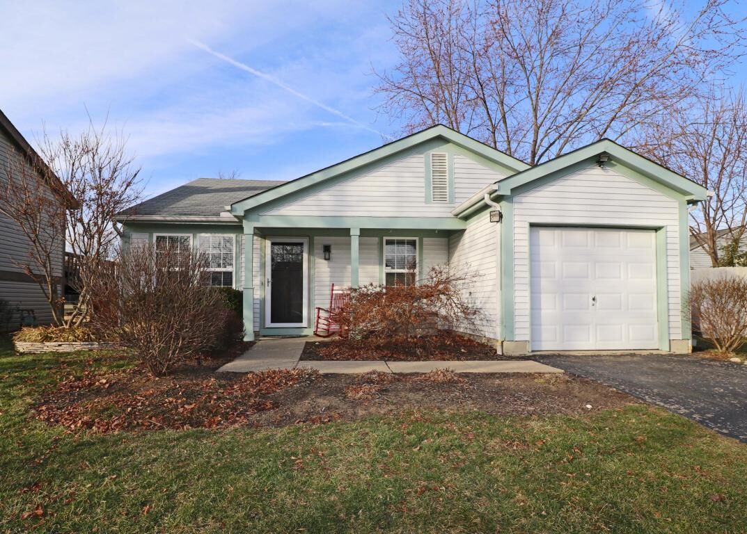 Property Photo: 3174 Heatherside Drive OH 43017