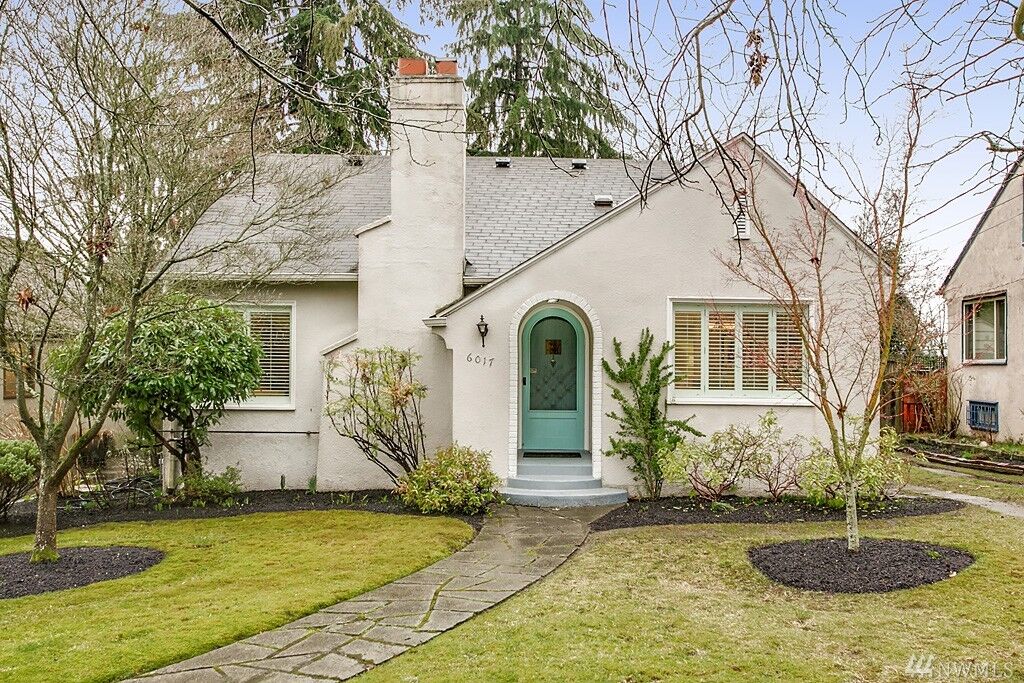 Property Photo: 6017 32nd Ave NE WA 98115