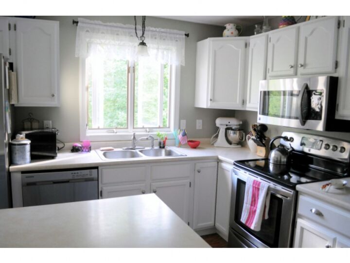 Property Photo:  17 Edward Drive  NH 03301 