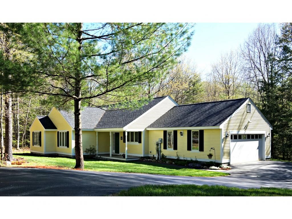 Property Photo:  33 Hillview Drive  NH 03258 