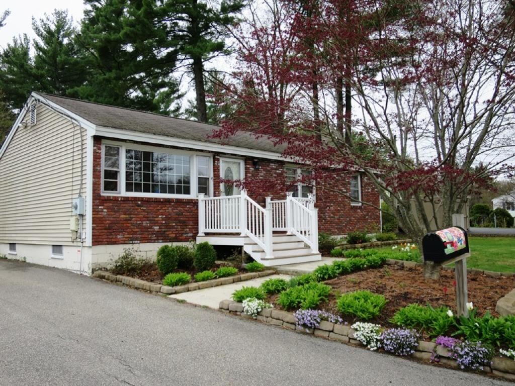 Property Photo:  31 Crawford Avenue  NH 03833 