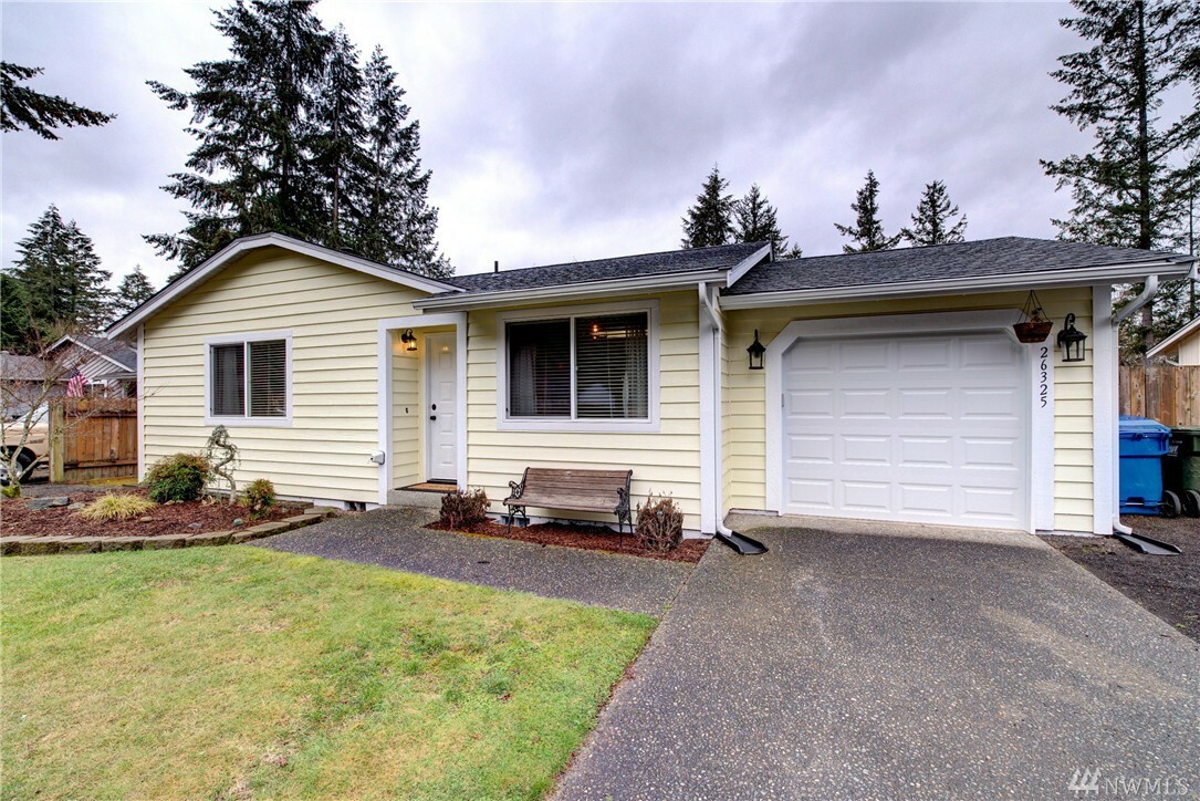 Property Photo:  26325 191st Place SE  WA 98042 