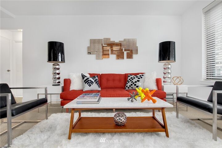 Property Photo:  1105 Spring Street 303  WA 98104 