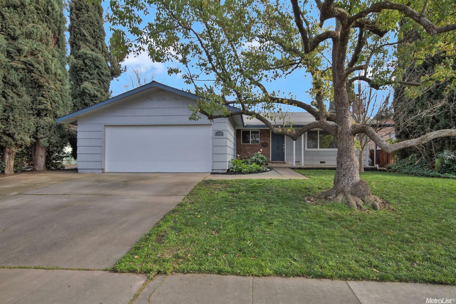 Property Photo:  9108 Dupont Way  CA 95826 