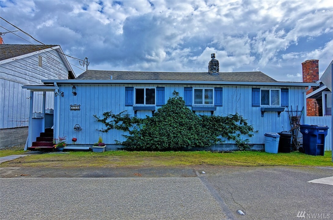 Property Photo:  228 Priest Point Dr NE  WA 98271 