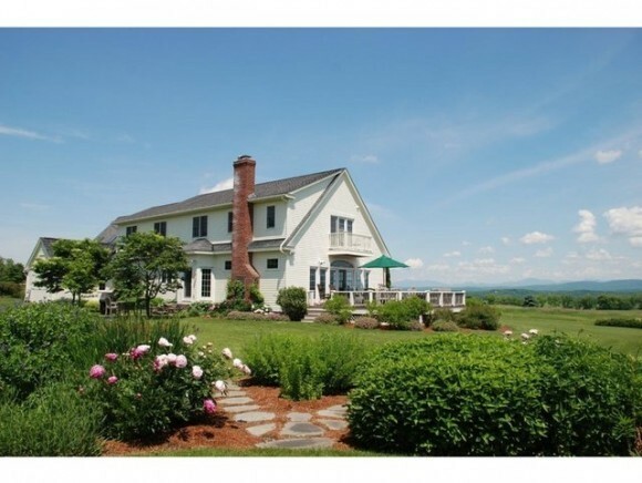 Property Photo: 906 Ridgefield Road VT 05482