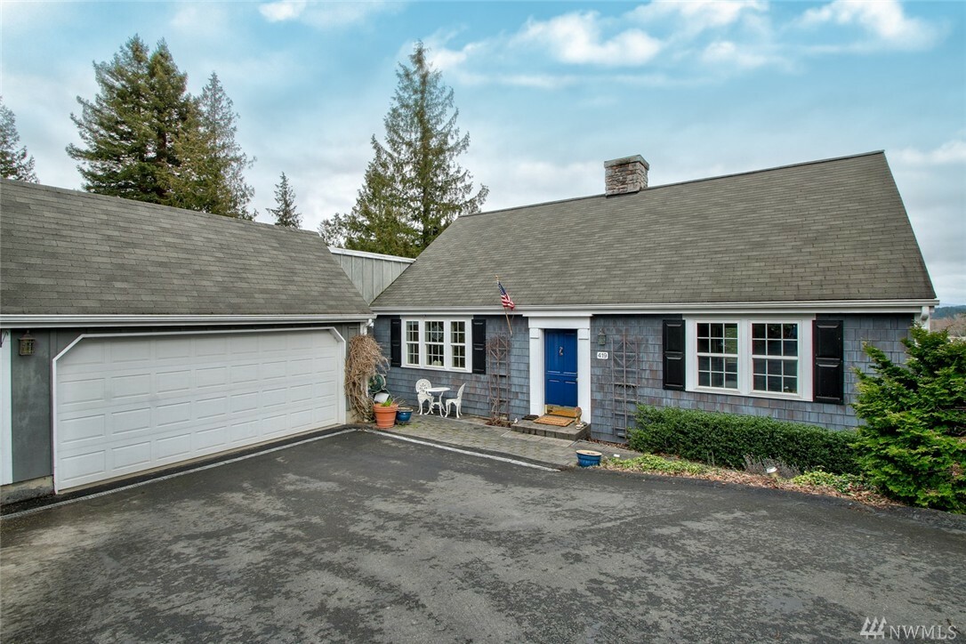 Property Photo: 419 Umatilla Dr WA 98257