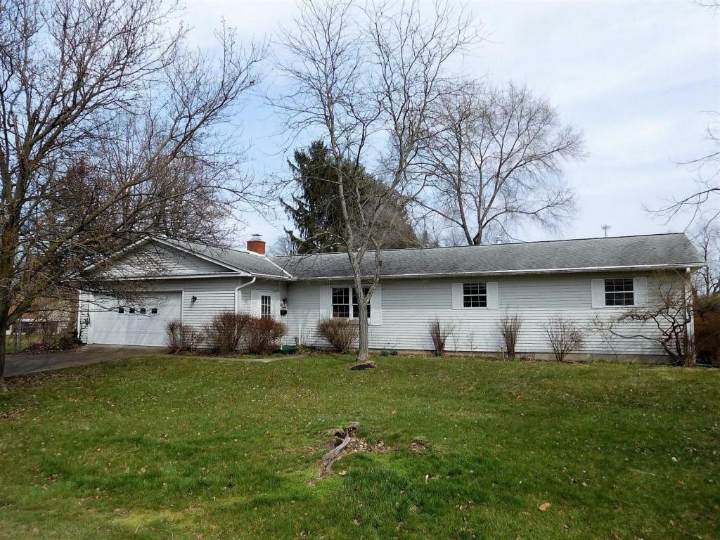 Property Photo: 818 W Locust Street OH 43055