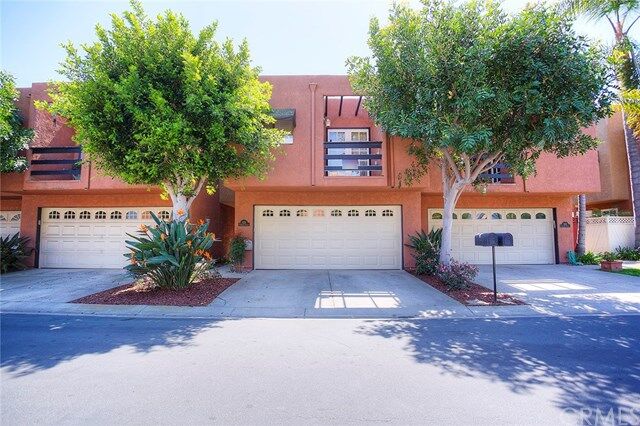 Property Photo:  624 Terrace Circle  CA 92648 