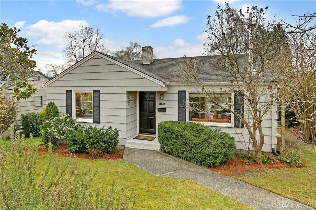 Property Photo:  2061 NE 73rd St  WA 98115 