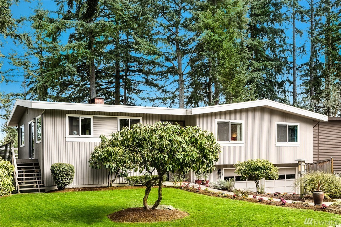 Property Photo:  4220 91st Ave SE  WA 98040 