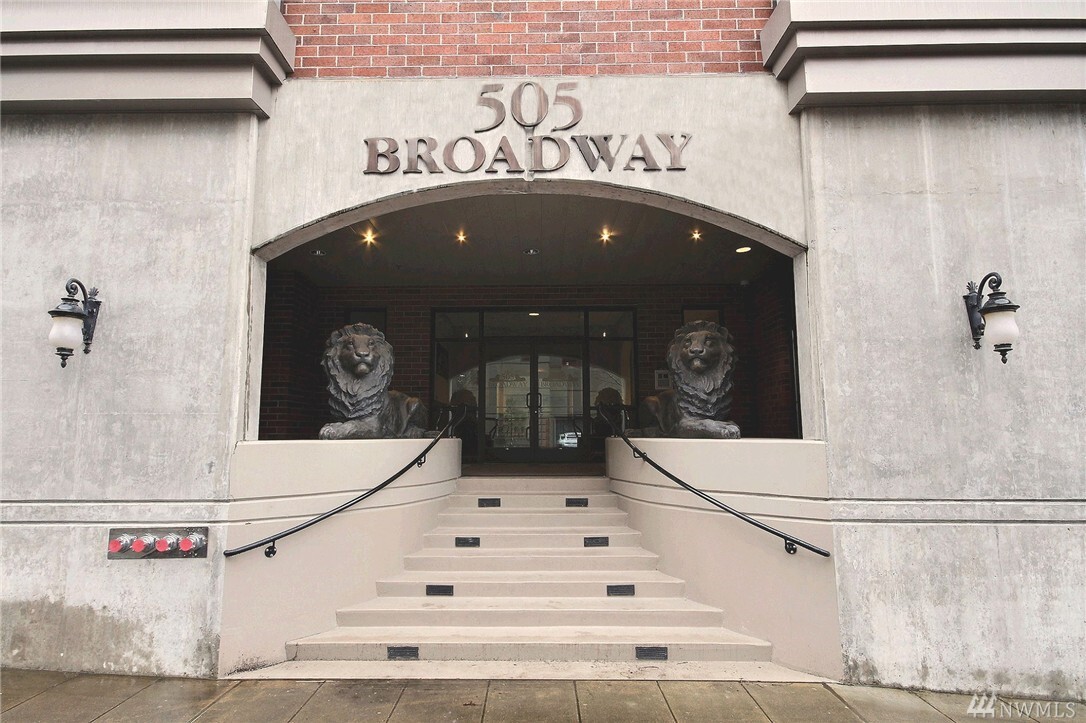 Property Photo:  505 Broadway 307  WA 98402 
