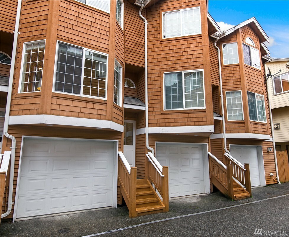 Property Photo:  718 N 94th St G  WA 98103 