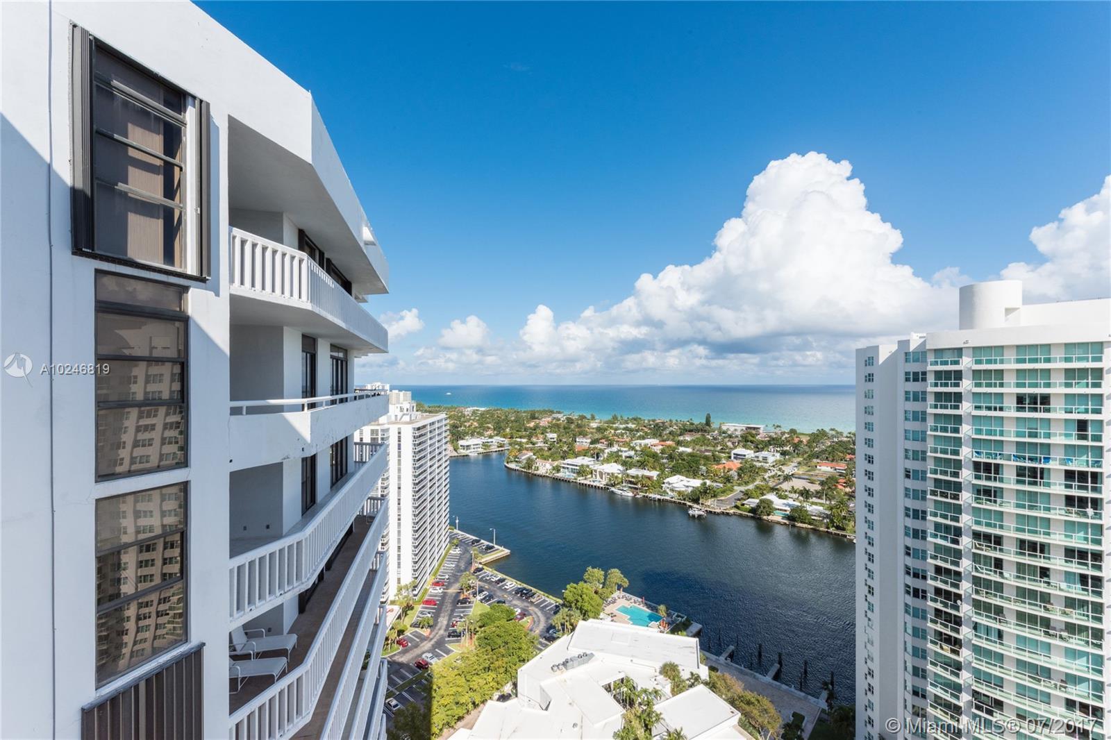 Property Photo: 20281 E Country Club Dr Tw10 FL 33180