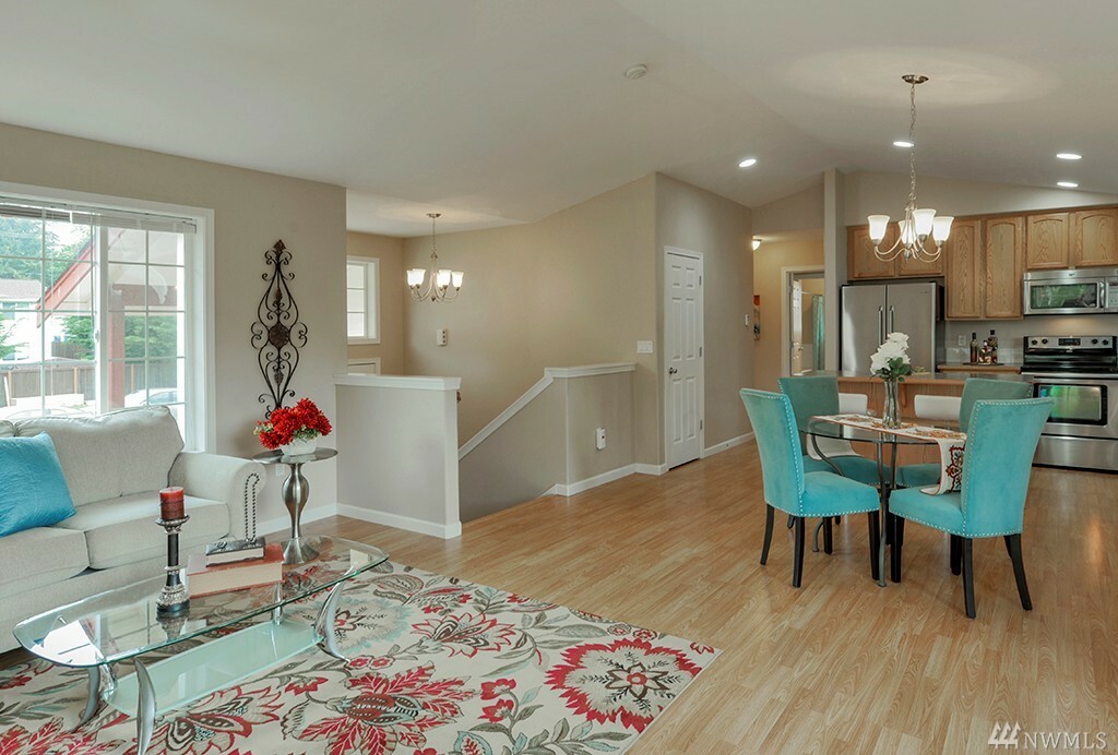 Property Photo: 1030 S 76th St WA 98408