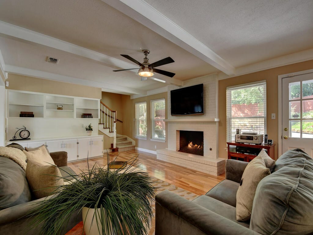 Property Photo: 3101 Berrylawn Circle TX 78723