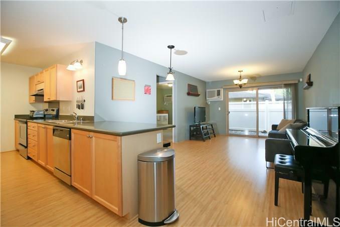 Property Photo:  95-995 Ukuwai Street 2704  HI 96789 