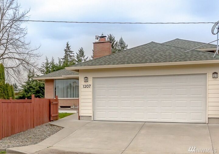 1207 10th St NE  Auburn WA 98002 photo