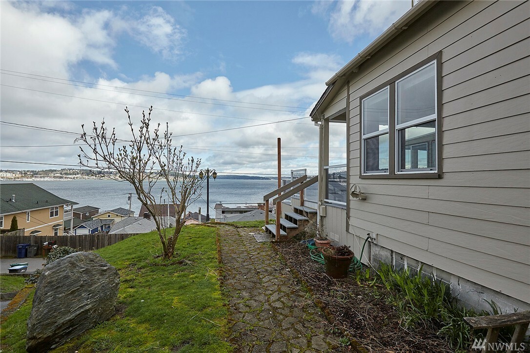 Property Photo:  1830 Lawrence St  WA 98366 