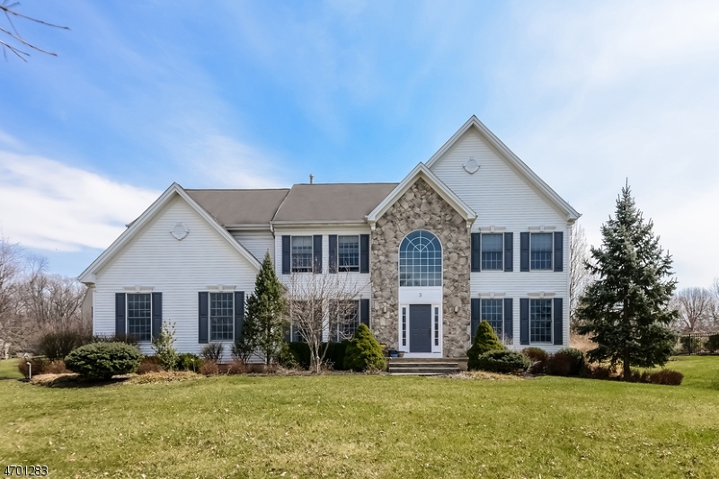 Property Photo:  3 Hawk Drive  NJ 08551 
