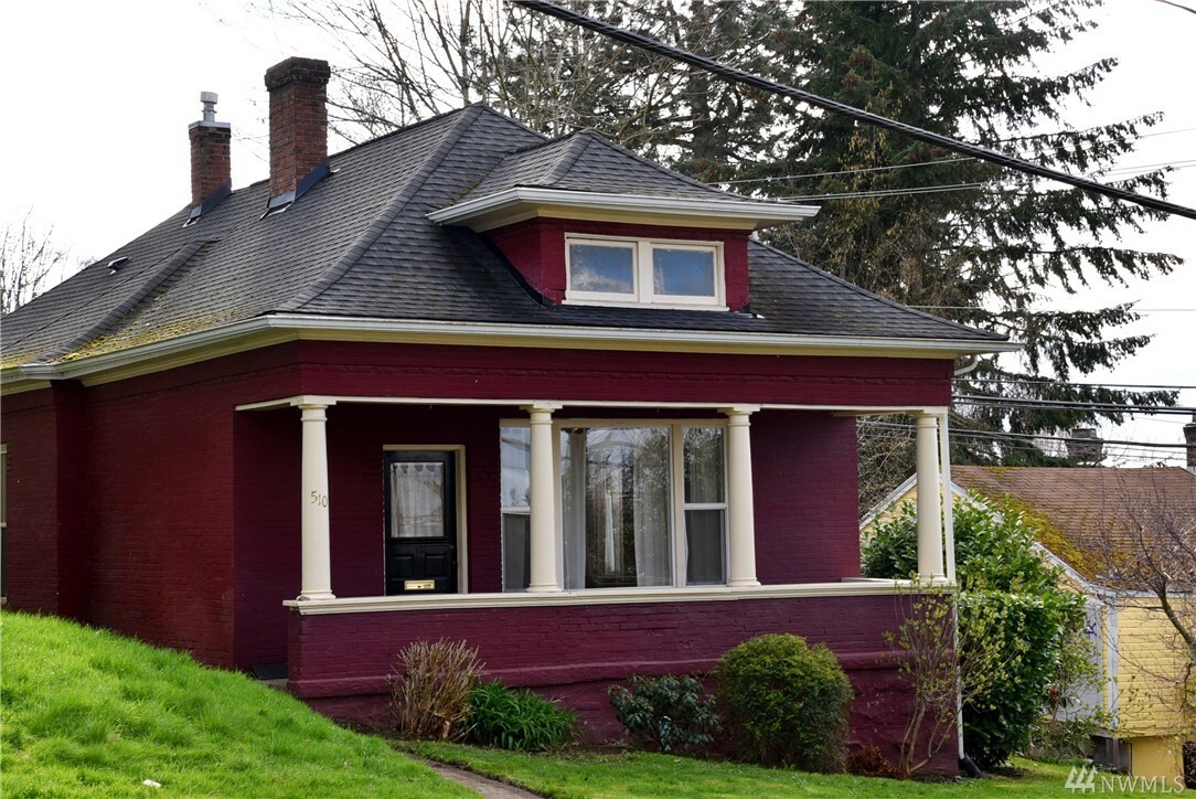 Property Photo:  510 E Myrtle St  WA 98225 