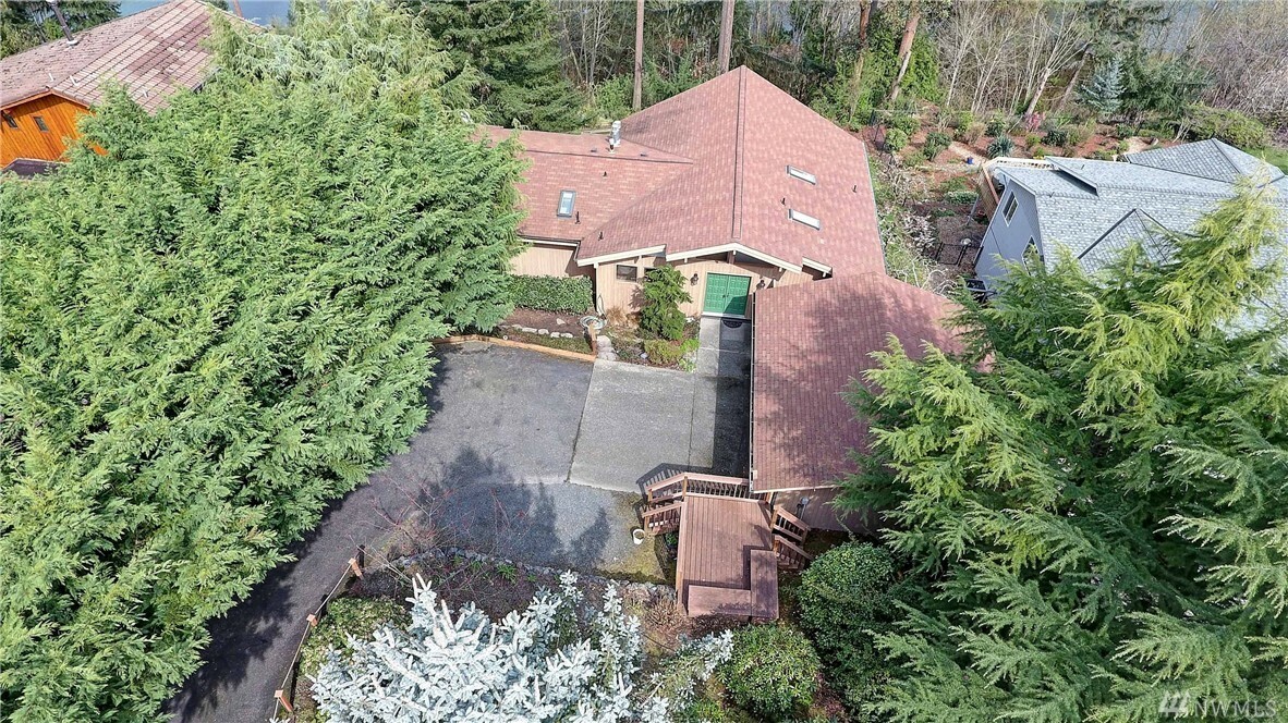 Property Photo:  1319 Country Club Drive  WA 98282 