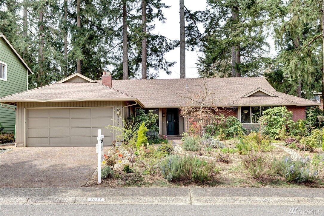 Property Photo:  2627 168th Ave NE  WA 98008 