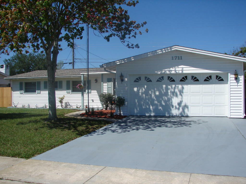 Property Photo:  1711 Fairway Lane  FL 32955 