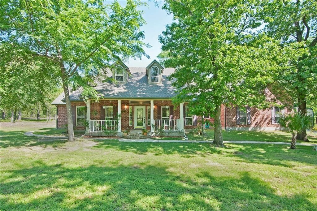 Property Photo: 1624 Hideaway Lane TX 75474
