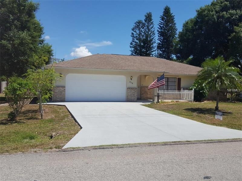 Property Photo: 131 Flamingo Road FL 34293