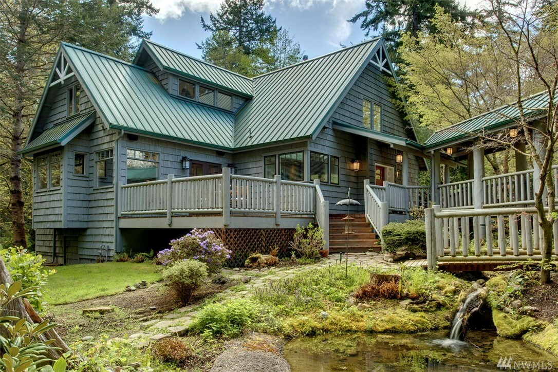 Property Photo:  8020 Hansen Rd NE  WA 98110 