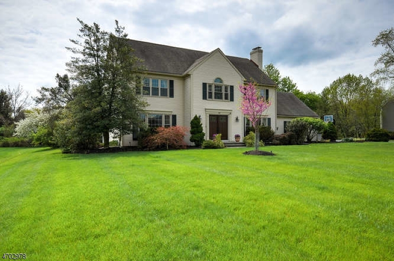 Property Photo:  19 Covered Bridge Rd  NJ 08853 