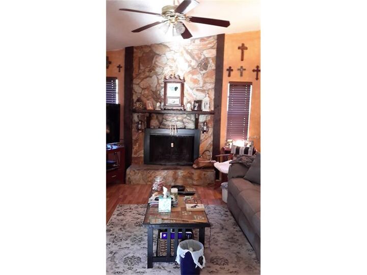Property Photo: 3510 King Richard Court FL 33584