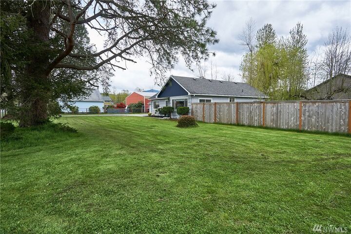 Property Photo: 1005 Jefferson Avenue WA 98321