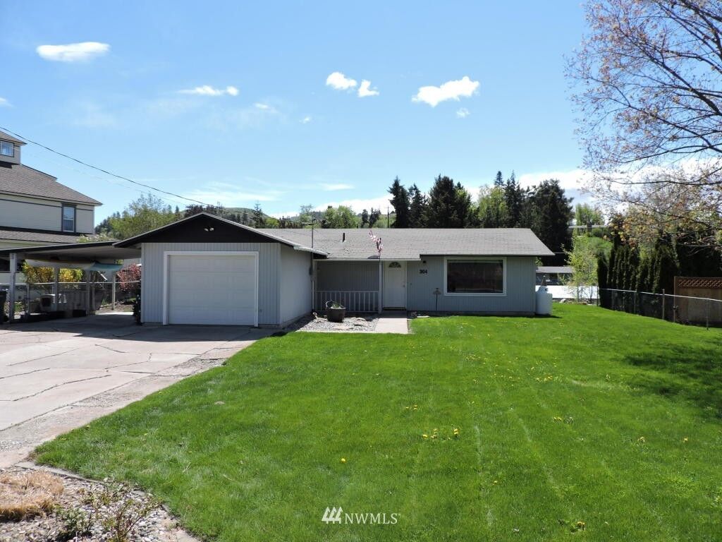 Property Photo:  304 Railroad Avenue  WA 98815 
