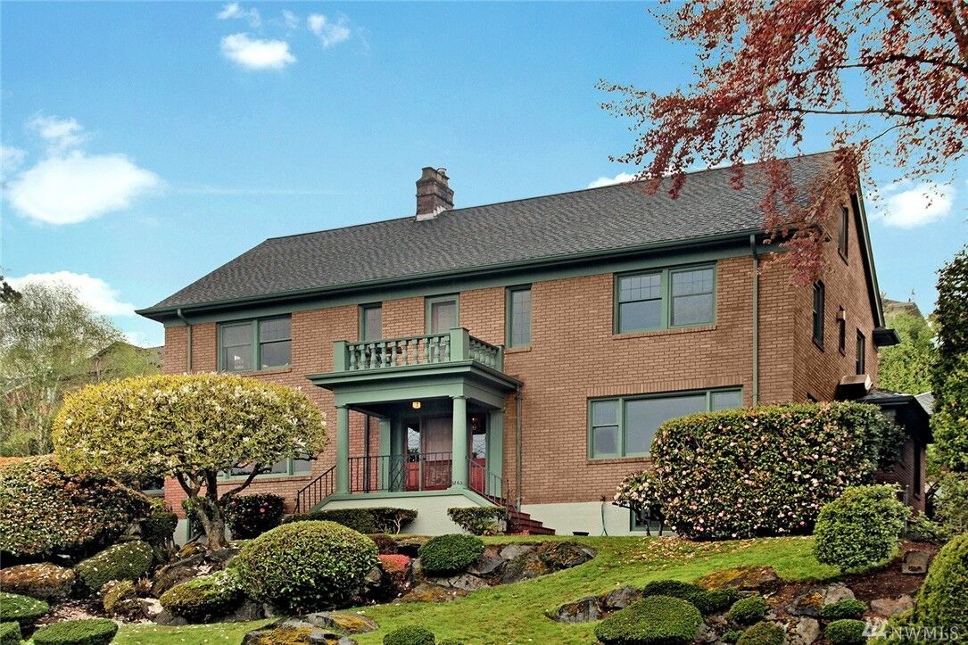 Property Photo:  3263 Lakewood Ave S  WA 98144 