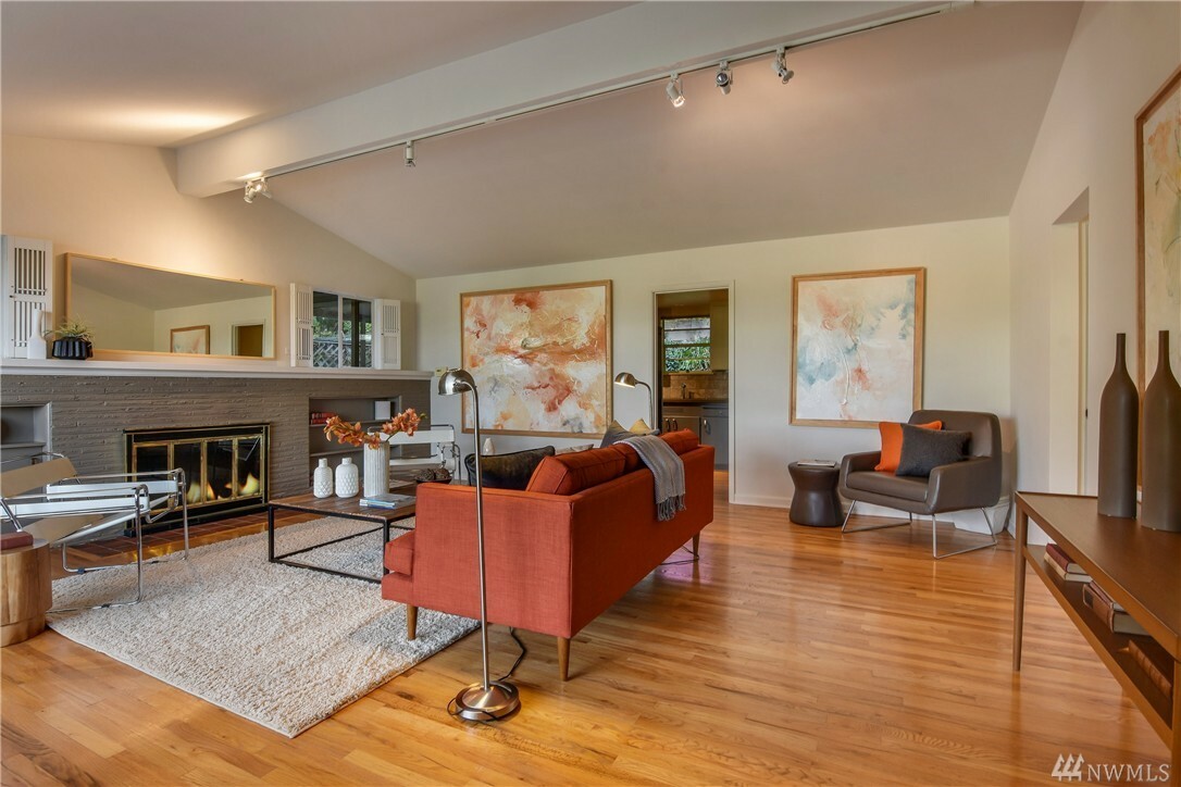 Property Photo: 2509 Boyer Ave E WA 98102