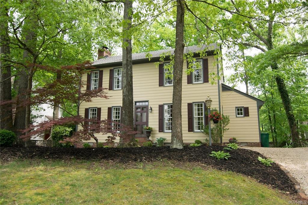 Property Photo: 10423 Huntsmoor Drive VA 23233