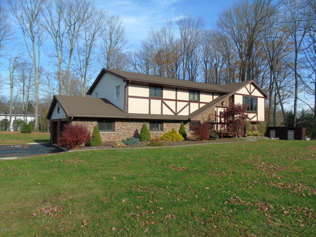 Property Photo:  6 Belle Terrace  PA 18424 
