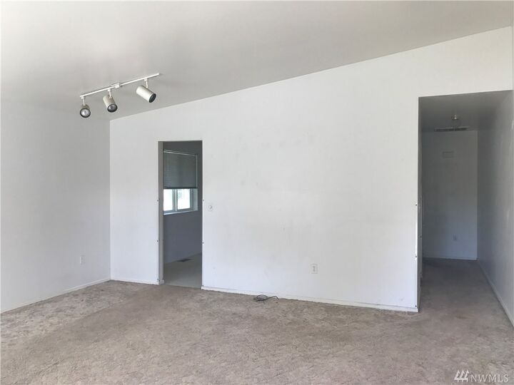 Property Photo:  380 N Shore Ct  WA 98831 